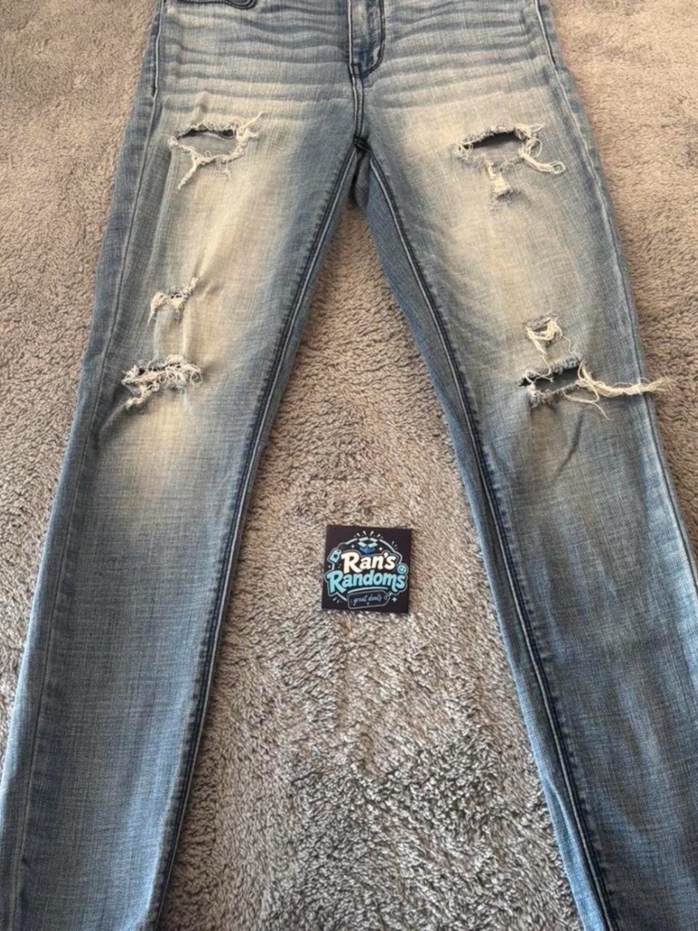 American Eagle Outfitters Women’s Skinny Ripped Light Wash Blue Jeans